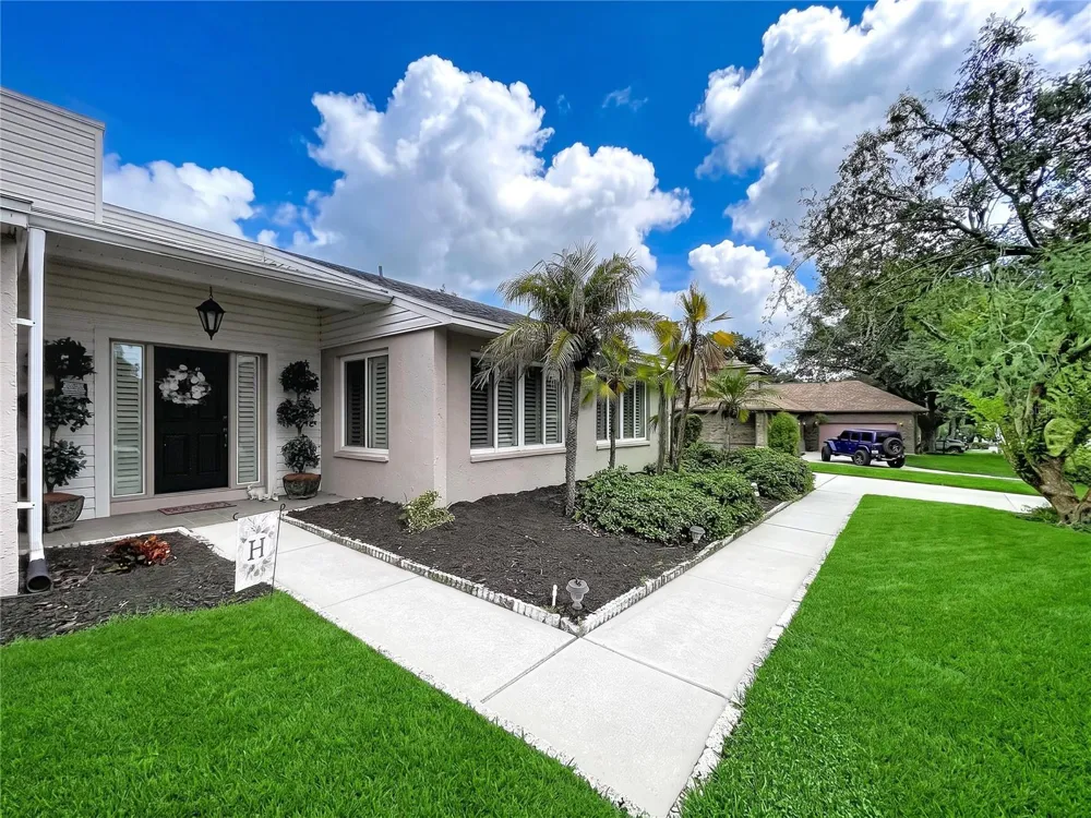 1068 SUGARTREE DRIVE S Lakeland, FL 33813