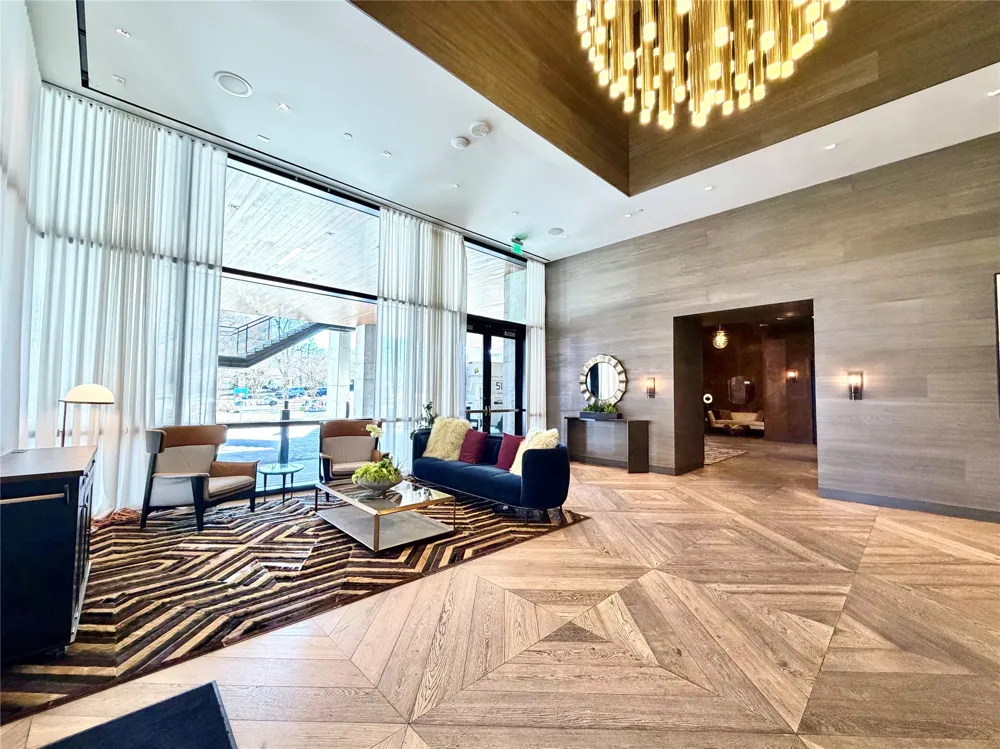70 Rainey Street #2203 Austin, TX 78701
