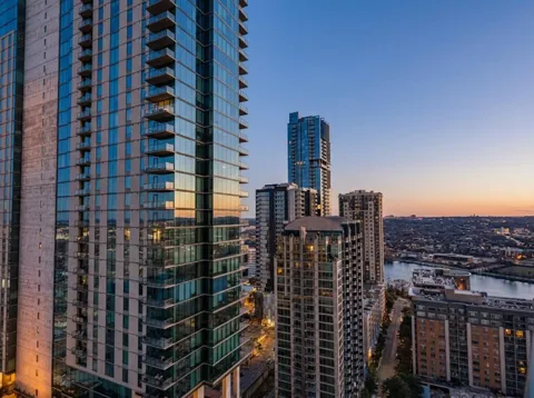 70 Rainey Street #2203