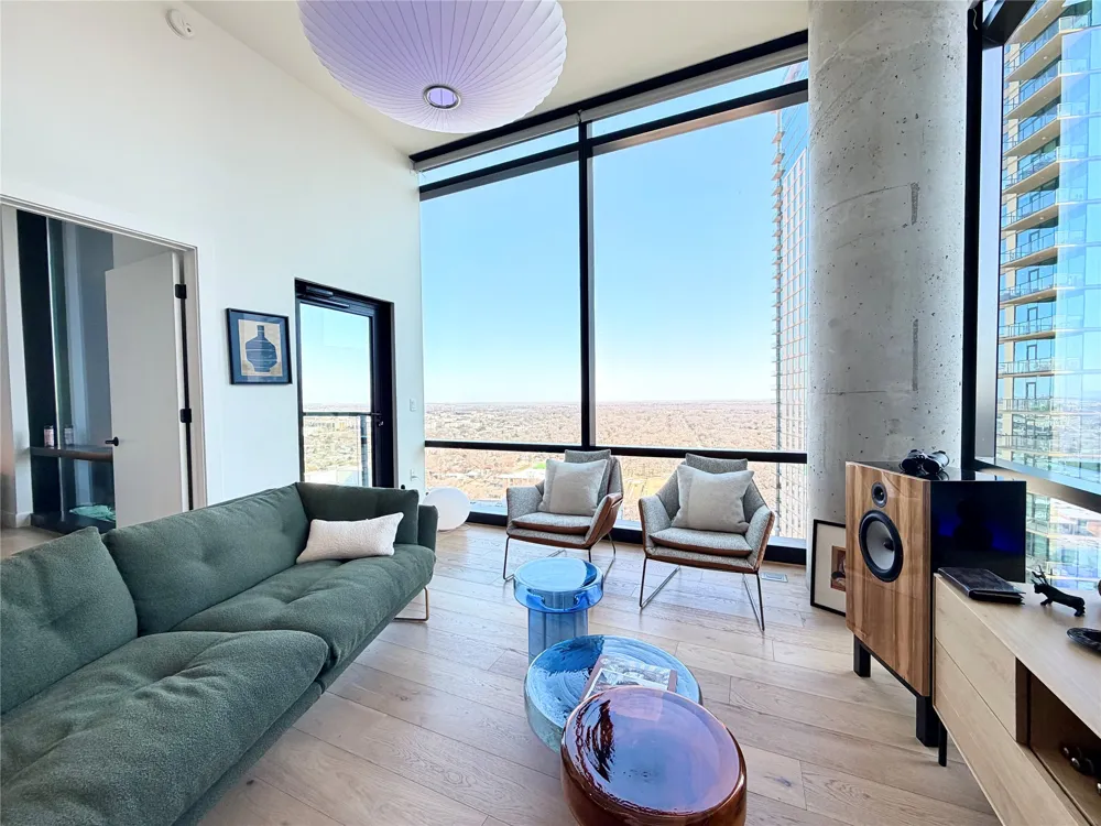 70 Rainey Street #2203 Austin, TX 78701