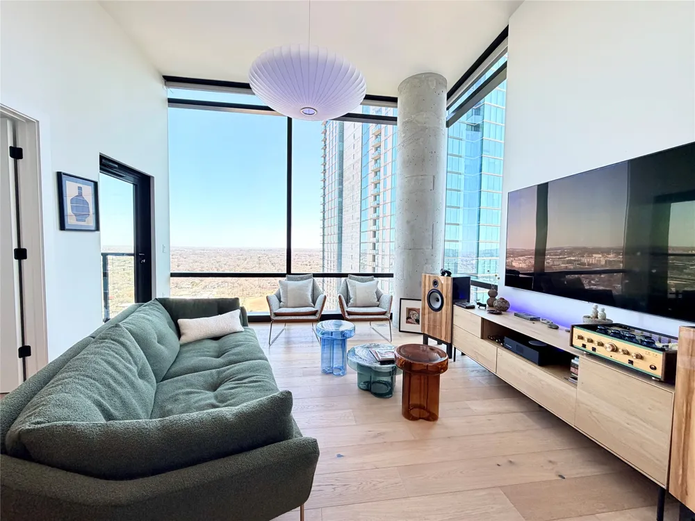 70 Rainey Street #2203 Austin, TX 78701