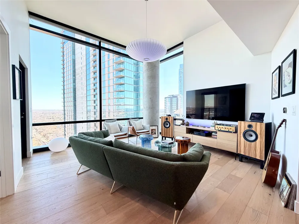 70 Rainey Street #2203 Austin, TX 78701