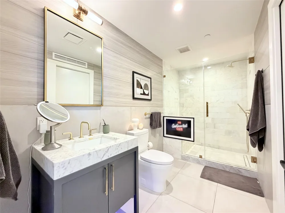 70 Rainey Street #2203 Austin, TX 78701