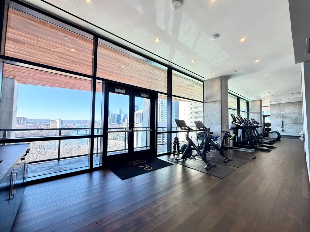 70 Rainey Street #2203 Austin, TX 78701