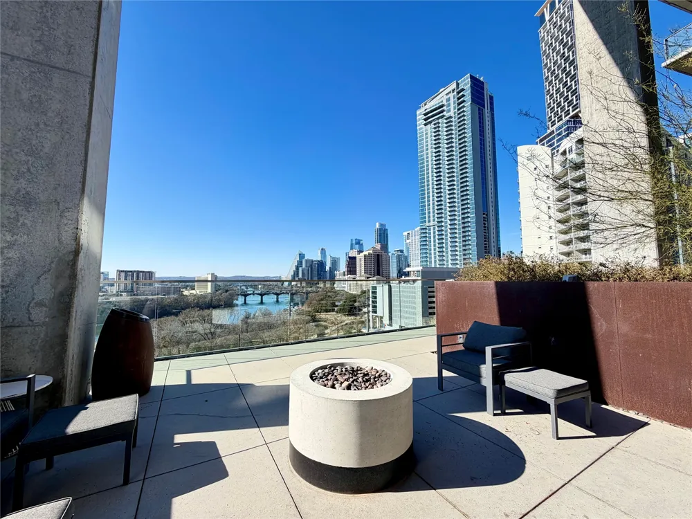 70 Rainey Street #2203 Austin, TX 78701