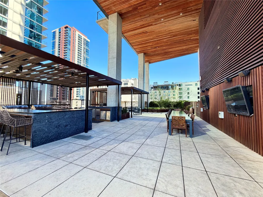 70 Rainey Street #2203 Austin, TX 78701