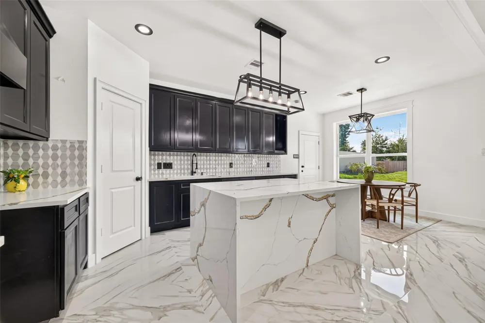 1022 Exotic Pine Drive Huffman, TX 77336