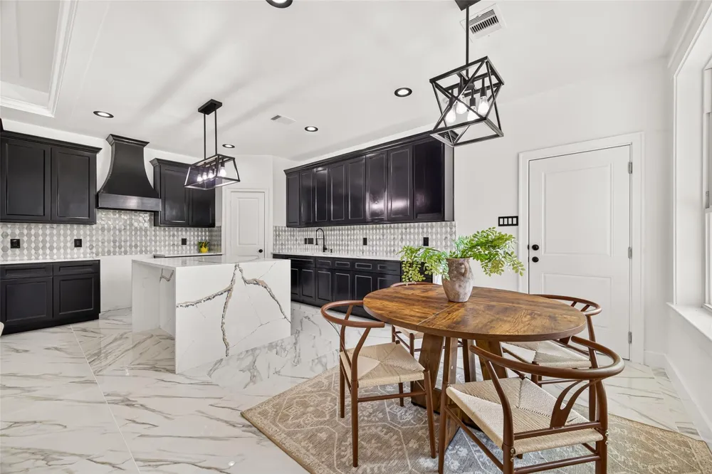 1022 Exotic Pine Drive Huffman, TX 77336