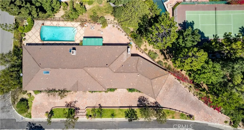 16172 Royal Oak Road Encino, CA 91436