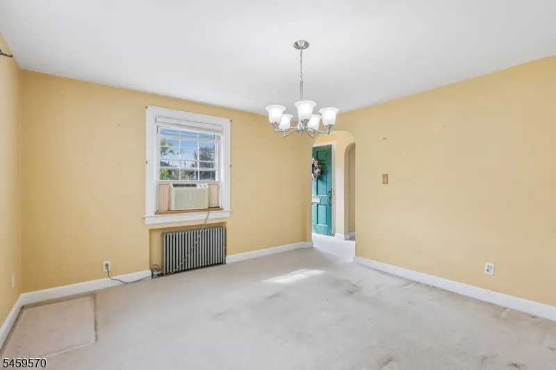 42 Fairmount Ave Clifton City, NJ 07011