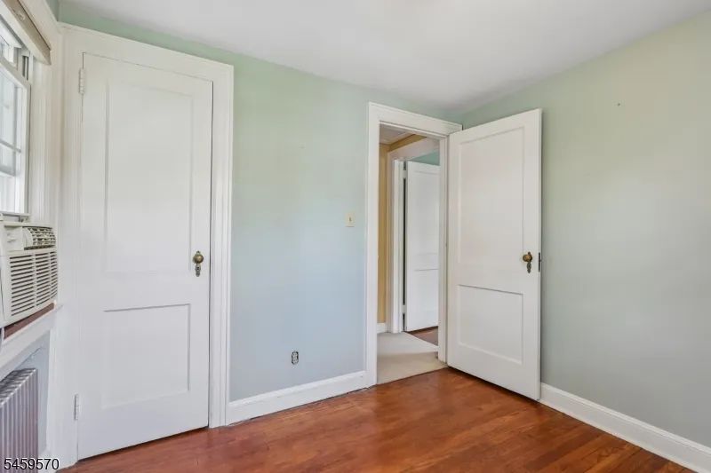 42 Fairmount Ave Clifton City, NJ 07011