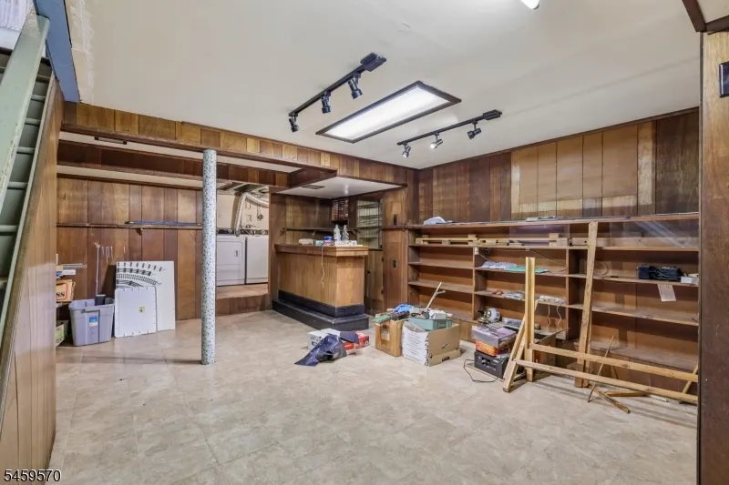 42 Fairmount Ave Clifton City, NJ 07011