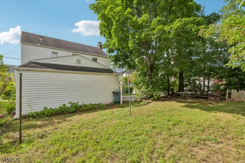 42 Fairmount Ave Clifton City, NJ 07011