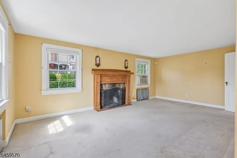42 Fairmount Ave Clifton City, NJ 07011