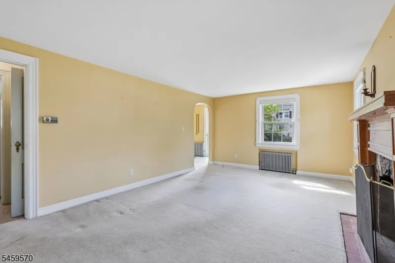 42 Fairmount Ave Clifton City, NJ 07011