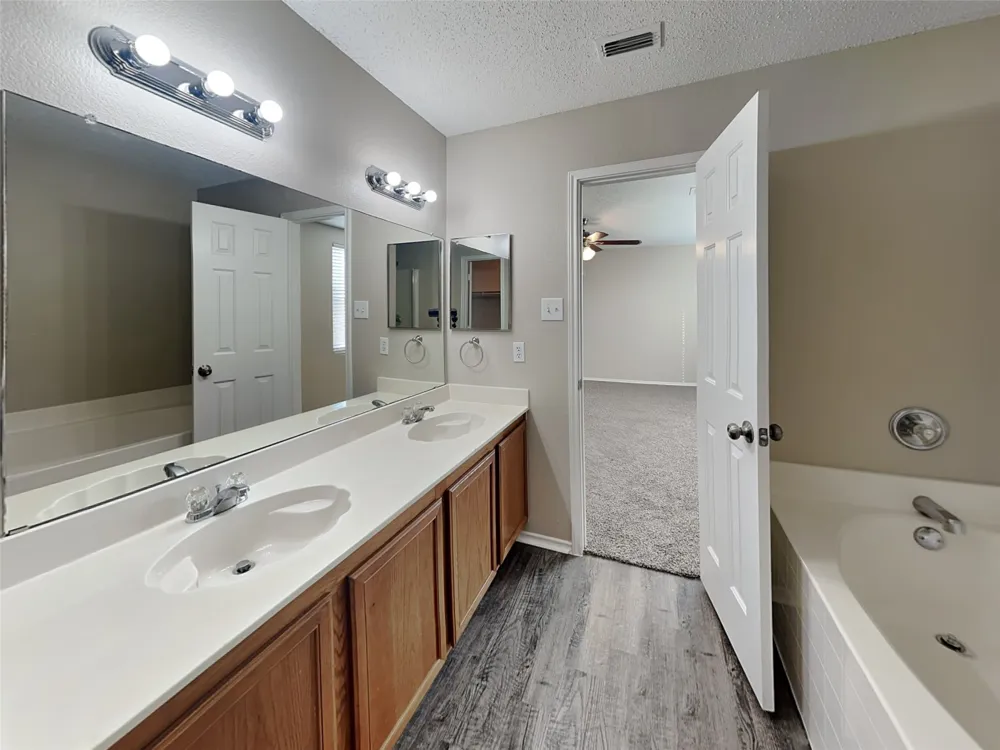 600 Ragwood Road Arlington, TX 76002