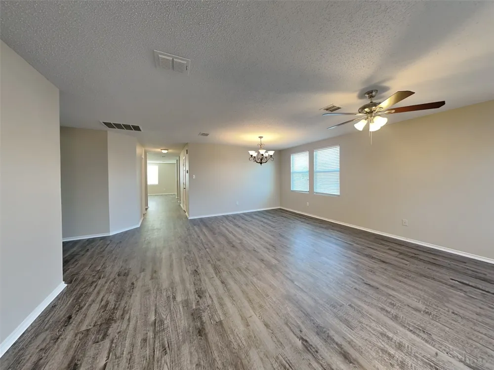 600 Ragwood Road Arlington, TX 76002