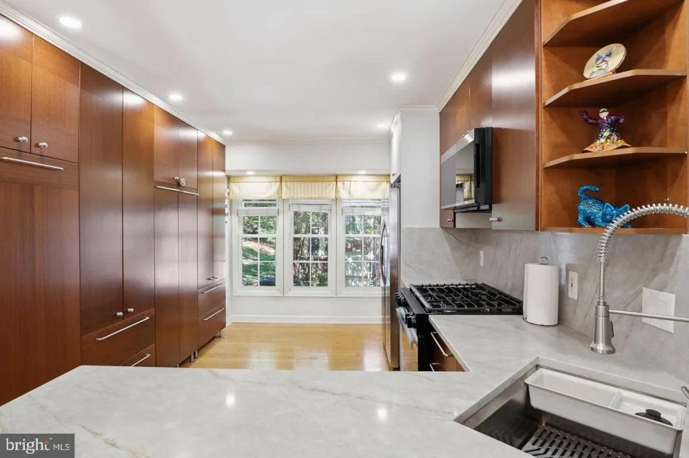 2117 PATTY LANE Vienna, VA 22182