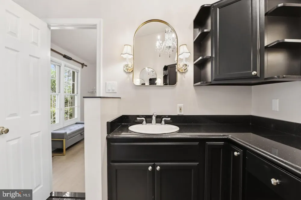 2117 PATTY LANE Vienna, VA 22182