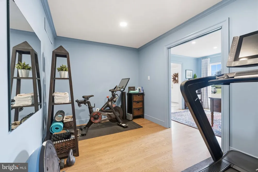 30 DUNKIN DRIVE Washington Crossing, PA 18977
