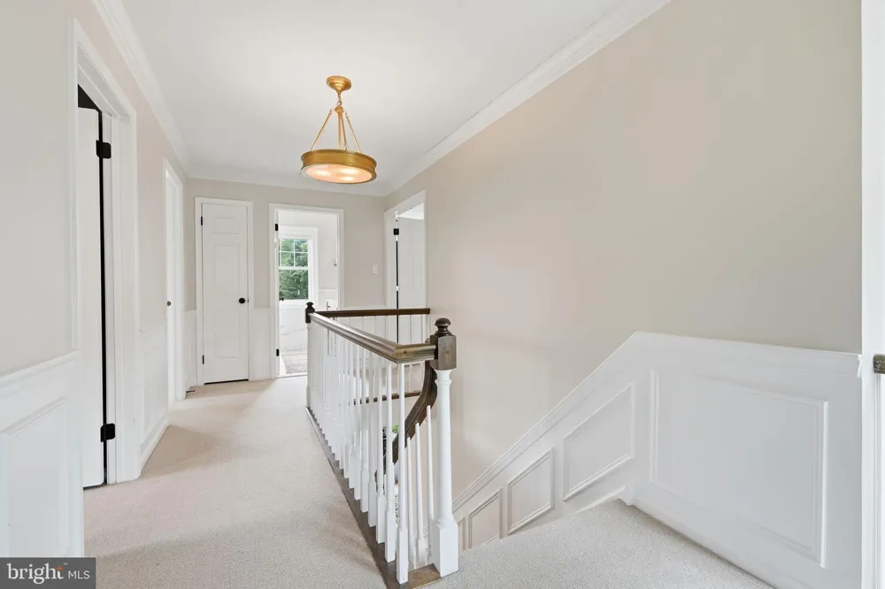 30 DUNKIN DRIVE Washington Crossing, PA 18977
