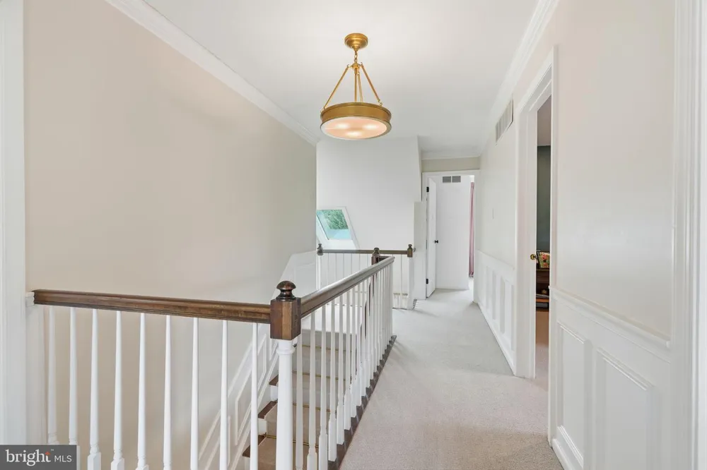 30 DUNKIN DRIVE Washington Crossing, PA 18977