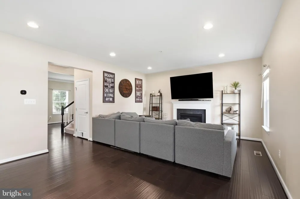 1221 LONG FARM LANE Brunswick, MD 21716