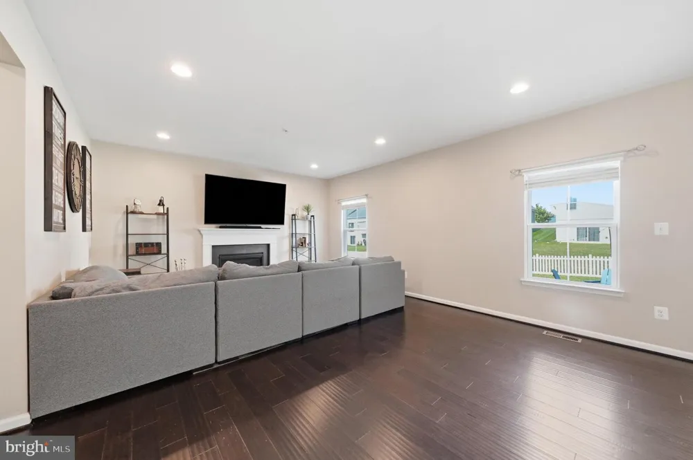 1221 LONG FARM LANE Brunswick, MD 21716