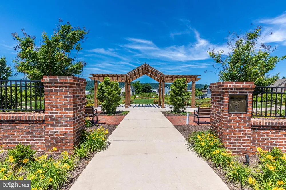 1221 LONG FARM LANE Brunswick, MD 21716