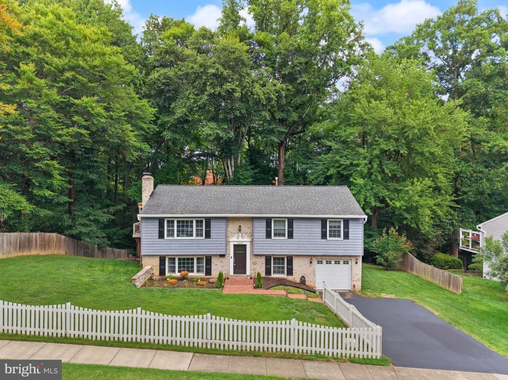 10102 SPRING LAKE TERRACE Fairfax, VA 22030