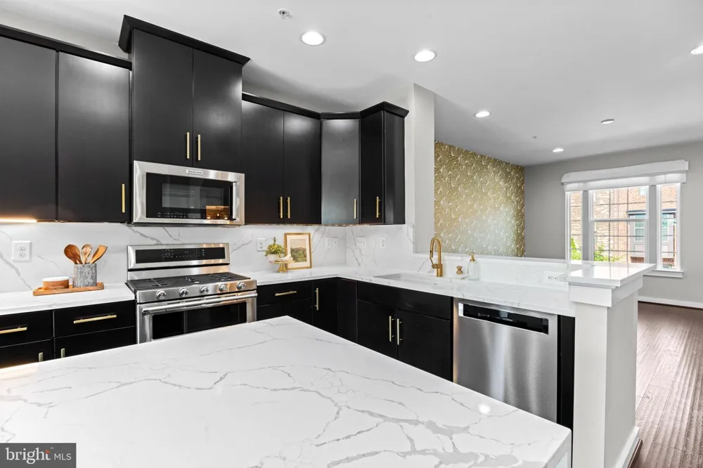 4218 SKYVIEW Baltimore, MD 21211