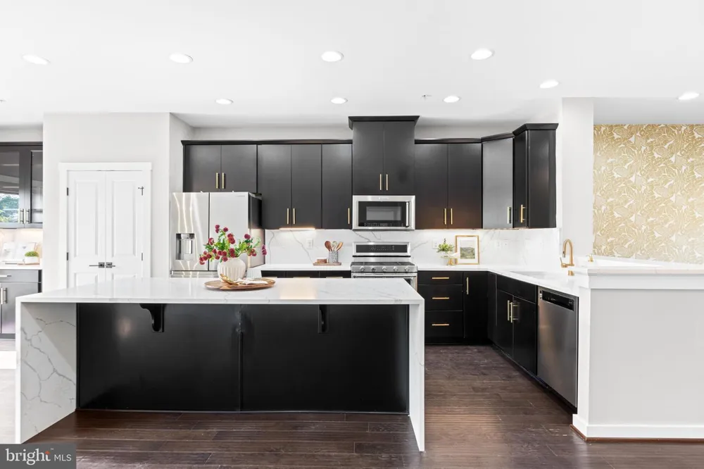 4218 SKYVIEW Baltimore, MD 21211