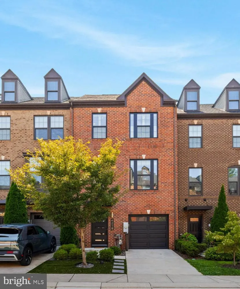 4218 SKYVIEW Baltimore, MD 21211