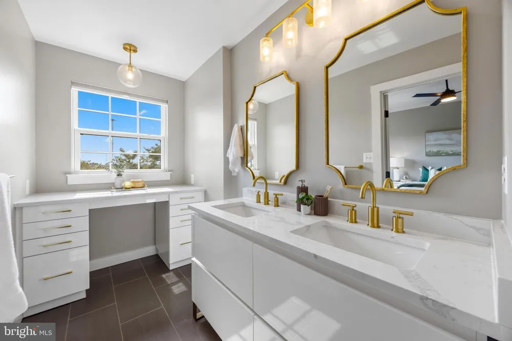 4218 SKYVIEW Baltimore, MD 21211