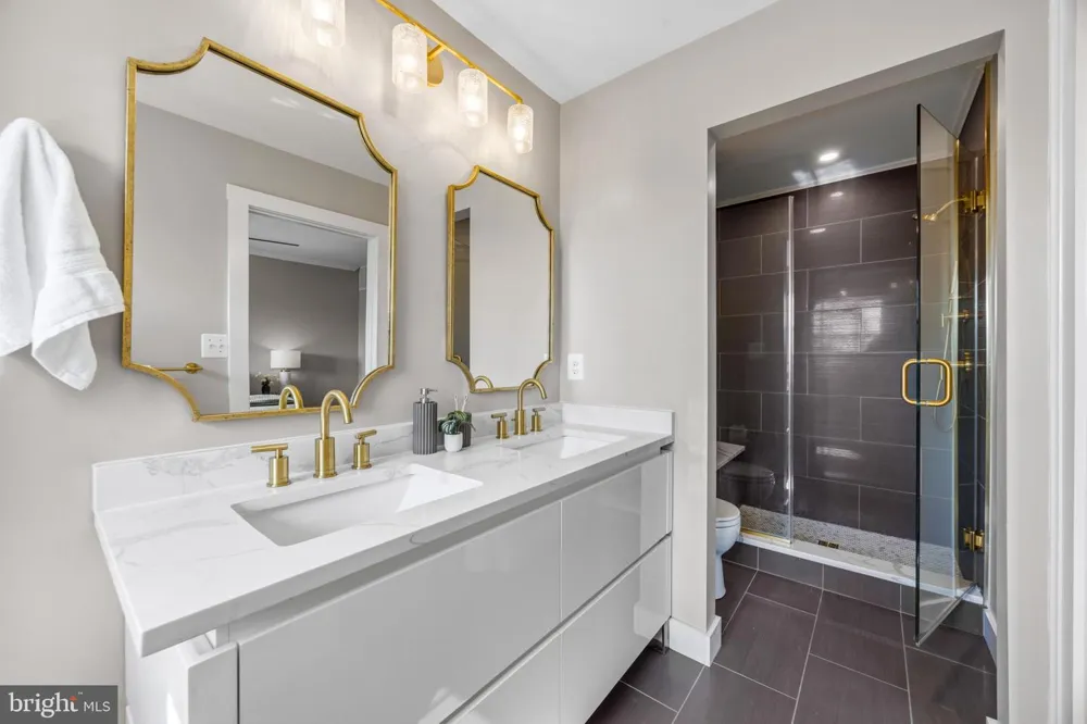 4218 SKYVIEW Baltimore, MD 21211