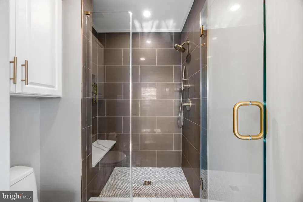4218 SKYVIEW Baltimore, MD 21211