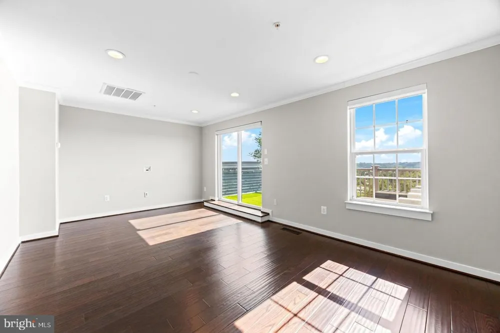 4218 SKYVIEW Baltimore, MD 21211