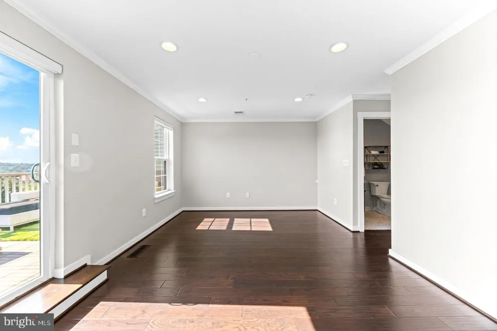 4218 SKYVIEW Baltimore, MD 21211