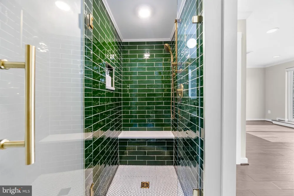 4218 SKYVIEW Baltimore, MD 21211