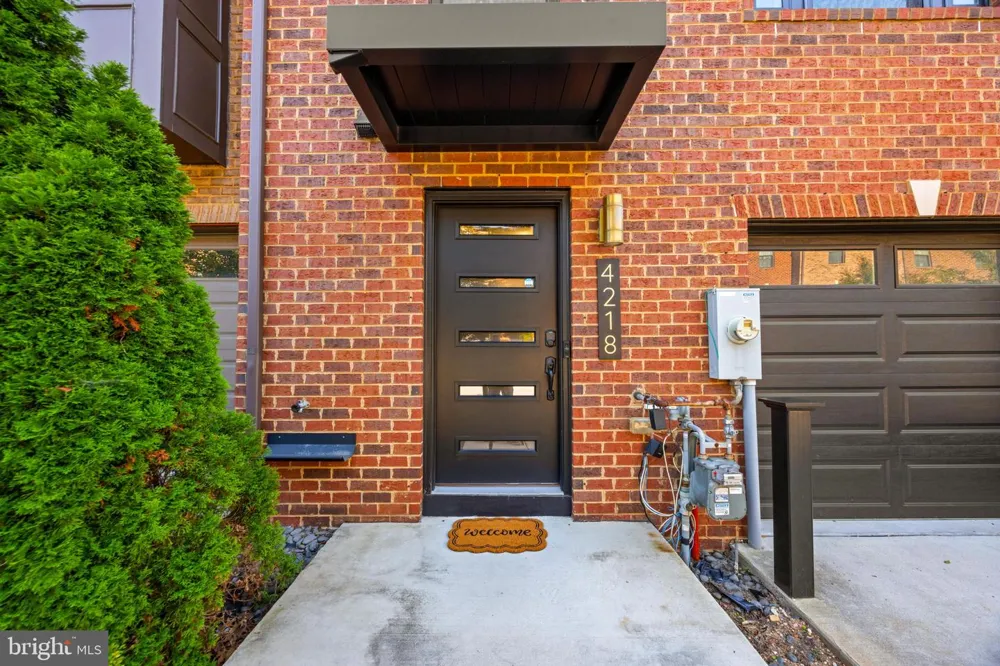 4218 SKYVIEW Baltimore, MD 21211