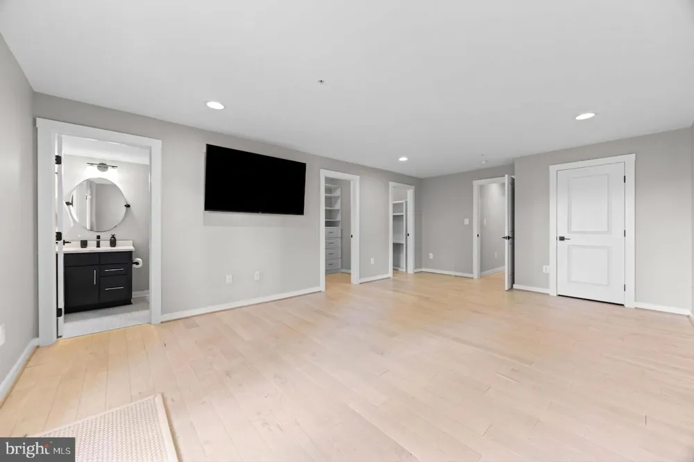 4218 SKYVIEW Baltimore, MD 21211