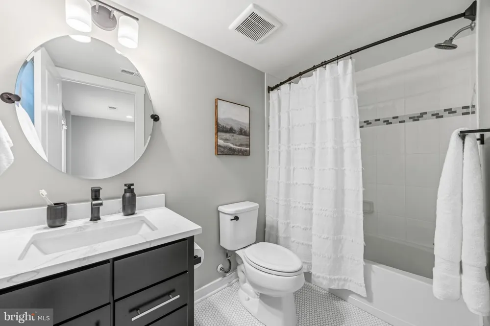 4218 SKYVIEW Baltimore, MD 21211