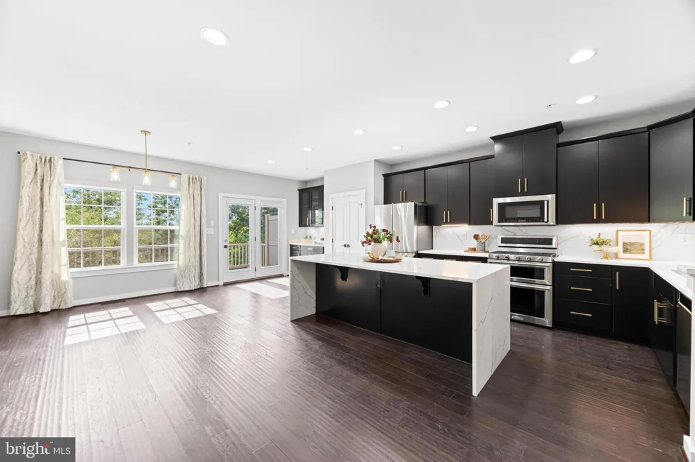 4218 SKYVIEW Baltimore, MD 21211