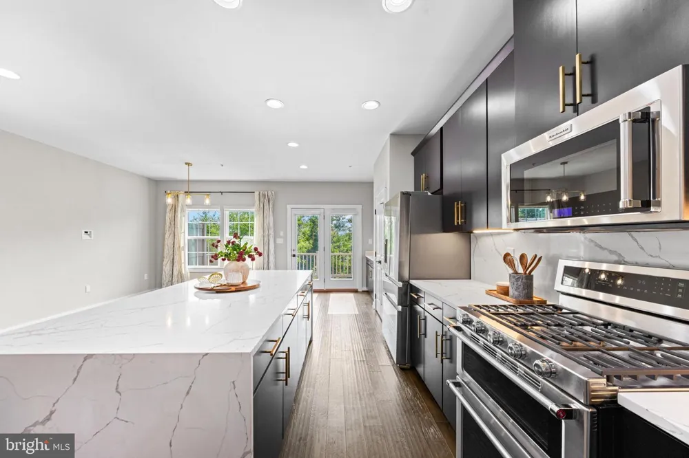 4218 SKYVIEW Baltimore, MD 21211