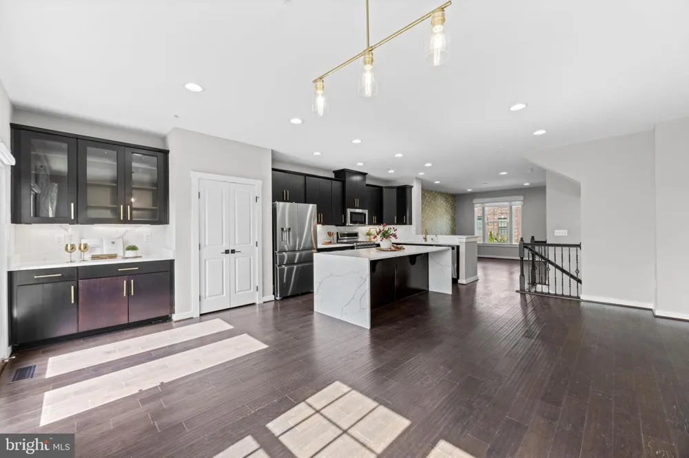 4218 SKYVIEW Baltimore, MD 21211