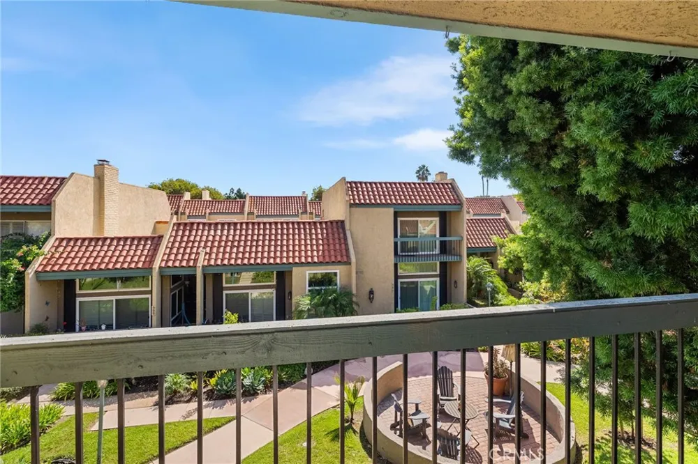 974 Palo Verde Long Beach, CA 90815