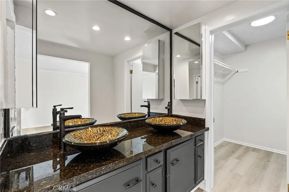 974 Palo Verde Long Beach, CA 90815