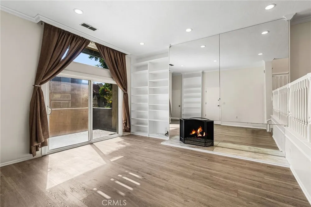 974 Palo Verde Long Beach, CA 90815