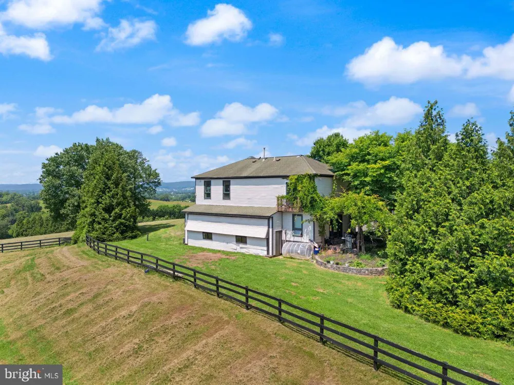 15192 HARRISON HILL LANE Leesburg, VA 20176