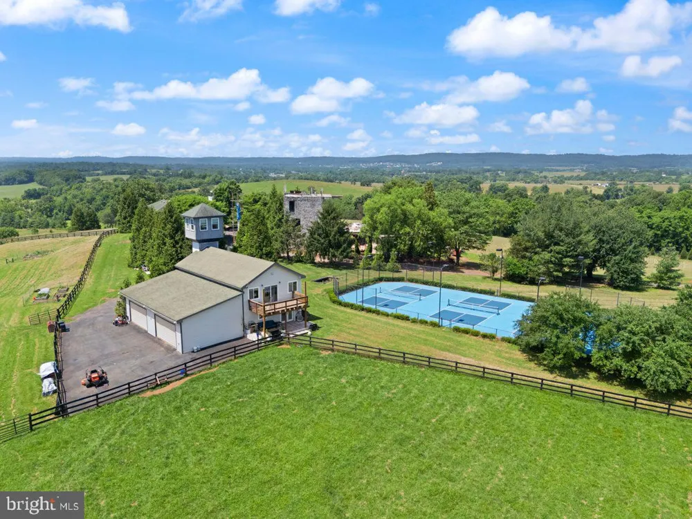 15192 HARRISON HILL LANE Leesburg, VA 20176